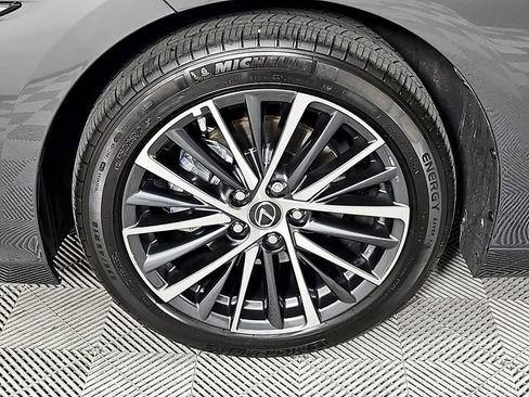 Certified 2025 Lexus ES 300h w/ Premium Package image 9