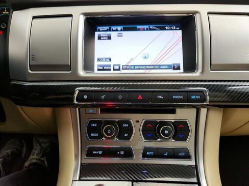 Used 2012 Jaguar XF Portfolio RWD image 20