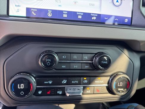 Certified 2024 Ford Bronco Wildtrak AWD/4WD image 38