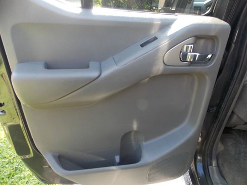 Used 2015 Nissan Frontier SV AWD/4WD image 20