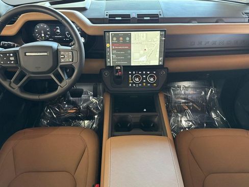 Certified 2026 Land Rover Defender 110 X-Dynamic SE AWD/4WD image 15