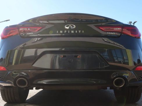 Used 2019 INFINITI Q60 Red Sport 400 w/ Cargo Package AWD/4WD image 10