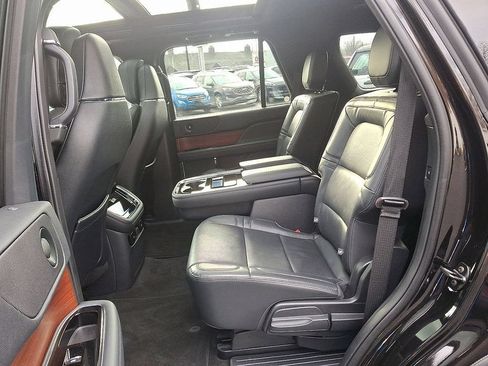 Used 2022 Lincoln Navigator Reserve AWD/4WD image 10