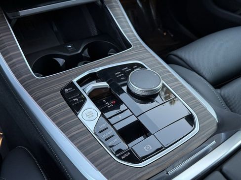 Used 2026 BMW X5 sDrive40i w/ Premium Package image 26