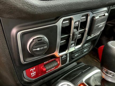 Used 2024 Jeep Gladiator Sport AWD/4WD image 34