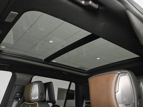 New 2026 GMC Yukon Denali Ultimate w/ LPO, Floor Liner Package image 20