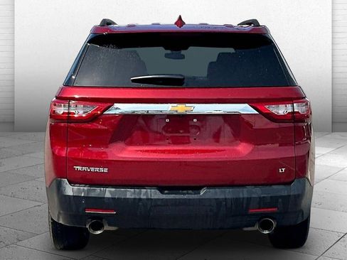 Used 2021 Chevrolet Traverse LT image 3