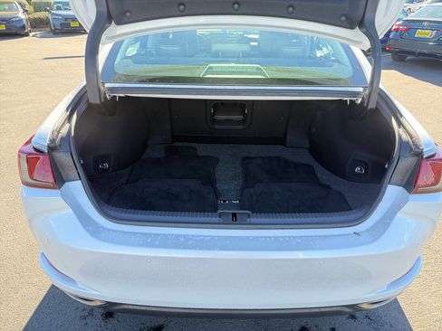 Used 2022 Lexus ES 350 w/ Premium Package image 17