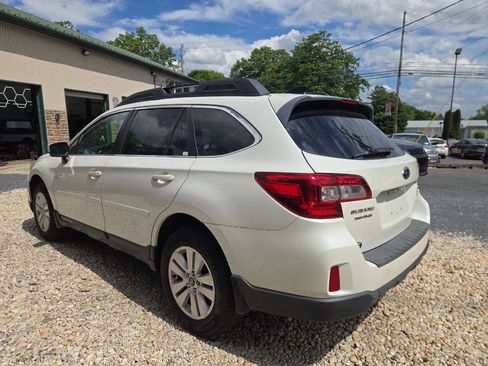 Used 2016 Subaru Outback 2.5i Premium AWD/4WD image 5