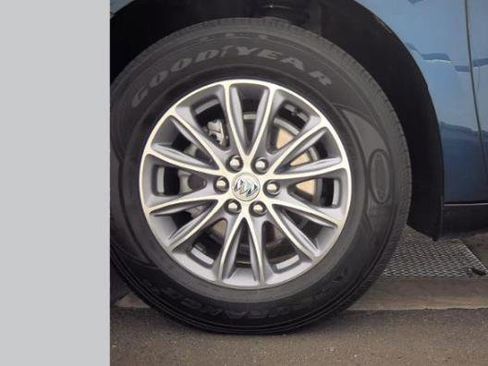 Used 2023 Buick Enclave Essence AWD/4WD image 9