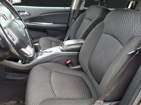 Used 2020 Dodge Journey SE w/ SE Popular Equipment Group FWD image 14