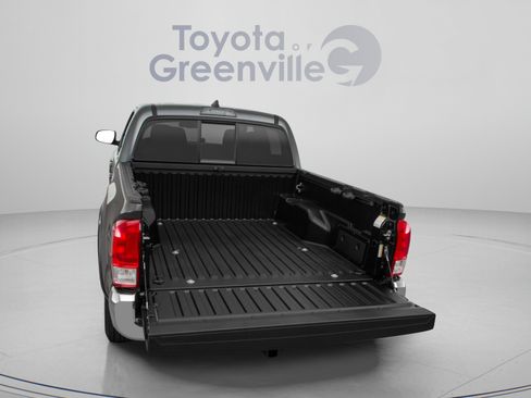 Used 2018 Toyota Tacoma SR5 RWD image 41
