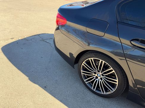 Used 2019 BMW 530i w/ M Sport Package image 24