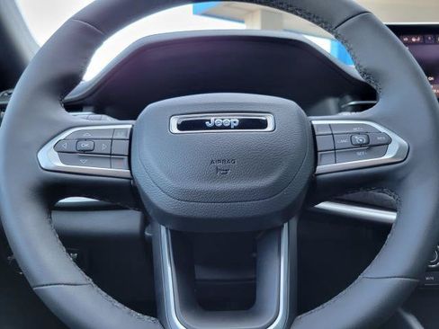 Used 2023 Jeep Compass Latitude w/ Convenience Group AWD/4WD image 18