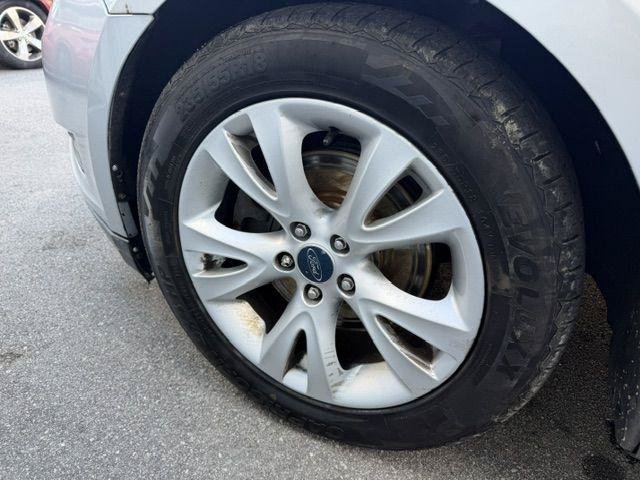 Used 2011 Ford Taurus SEL w/ 201A Rapid Spec Order Code FWD image 19