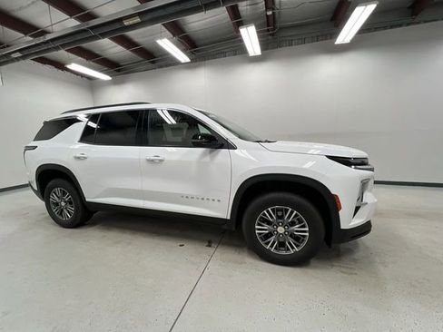 Certified 2026 Chevrolet Traverse LT AWD/4WD image 9