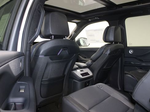 New 2025 Lincoln Navigator Reserve w/ Jet Appearance Package image 29
