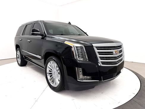 Used 2016 Cadillac Escalade Platinum AWD/4WD image 12