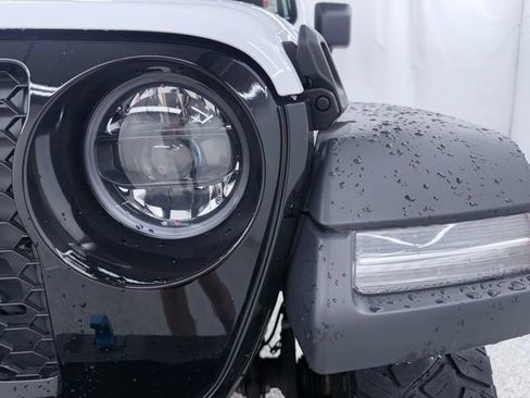 Used 2023 Jeep Wrangler Unlimited w/ Cold Weather Group AWD/4WD image 7