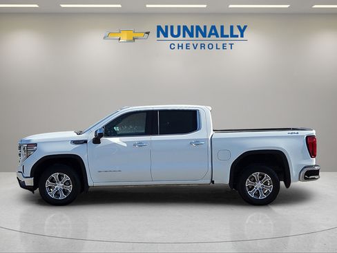 Certified 2024 GMC Sierra 1500 SLT AWD/4WD image 2
