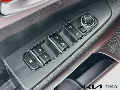 Certified 2023 Kia Forte LXS FWD image 17