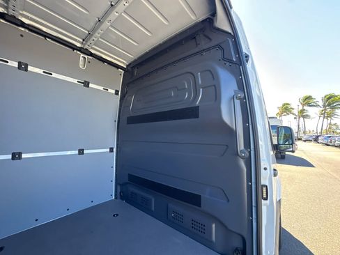 Used 2026 Mercedes-Benz Sprinter 2500 image 9