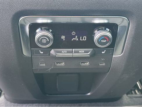 New 2026 GMC Yukon AT4 w/ AT4 Premium Plus Package AWD/4WD image 8