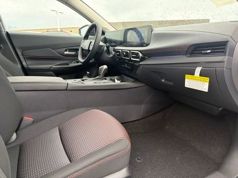 New 2026 Nissan Sentra SR FWD image 18