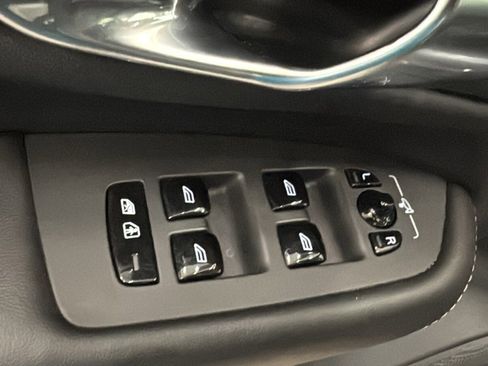 Used 2022 Volvo XC90 T8 Inscription image 22