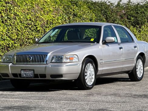 Used 2011 Mercury Grand Marquis LS RWD image 9