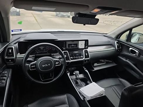 Used 2022 Kia Sorento S FWD image 5
