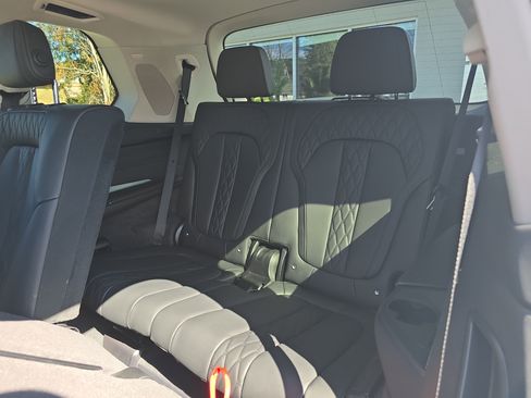 Used 2026 BMW X7 xDrive40i image 16