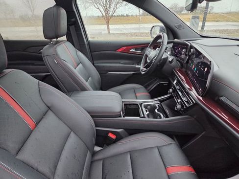 Used 2024 Chevrolet Traverse RS w/ LPO, Floor Liner Package image 34