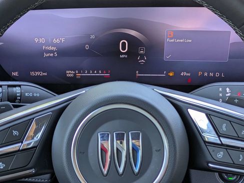Used 2025 Buick Enclave Preferred FWD image 28
