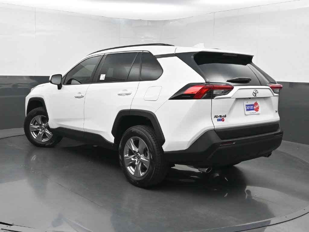 Used 2022 Toyota RAV4 XLE w/ Convenience Package FWD image 22