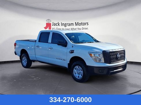 Used 2017 Nissan Titan S image 7