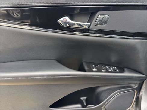 Used 2022 Lincoln Nautilus Standard image 14