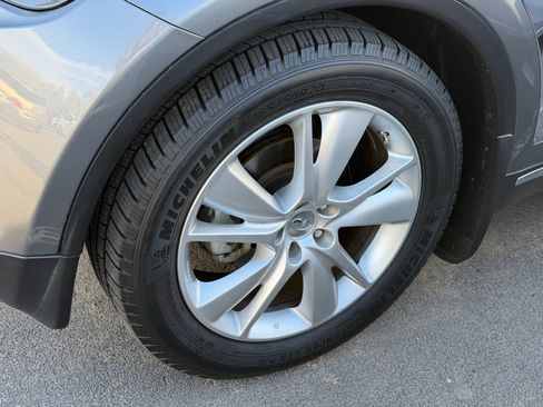 Used 2016 INFINITI QX70 2WD w/ Premium Package image 6