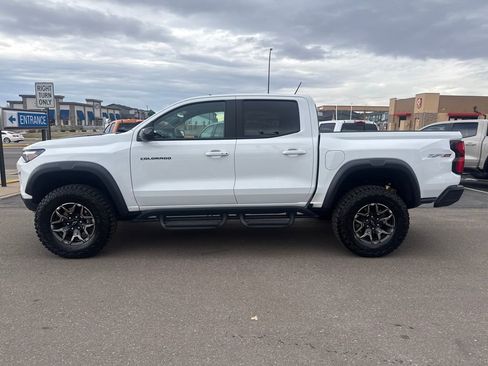 Used 2025 Chevrolet Colorado ZR2 w/ Technology Package image 3