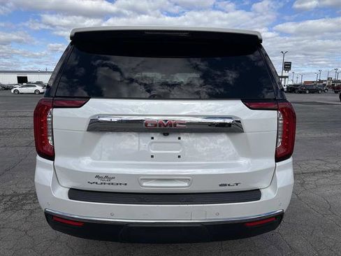 Used 2022 GMC Yukon XL SLT w/ SLT Luxury Package image 5