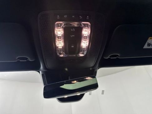 Used 2022 Mercedes-Benz EQB 300 4MATIC image 24