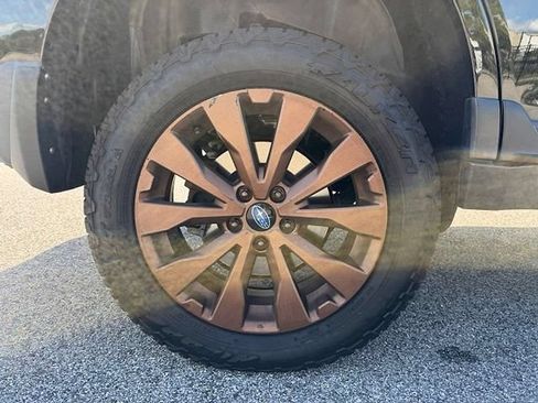Used 2017 Subaru Outback 3.6R Touring AWD/4WD image 23
