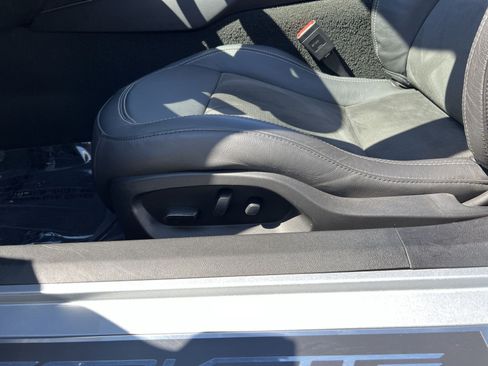 Used 2017 Chevrolet Corvette Stingray Convertible RWD image 14