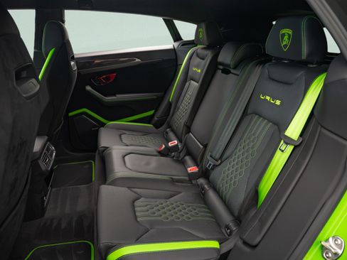 Used 2024 Lamborghini Urus Performante AWD/4WD image 11