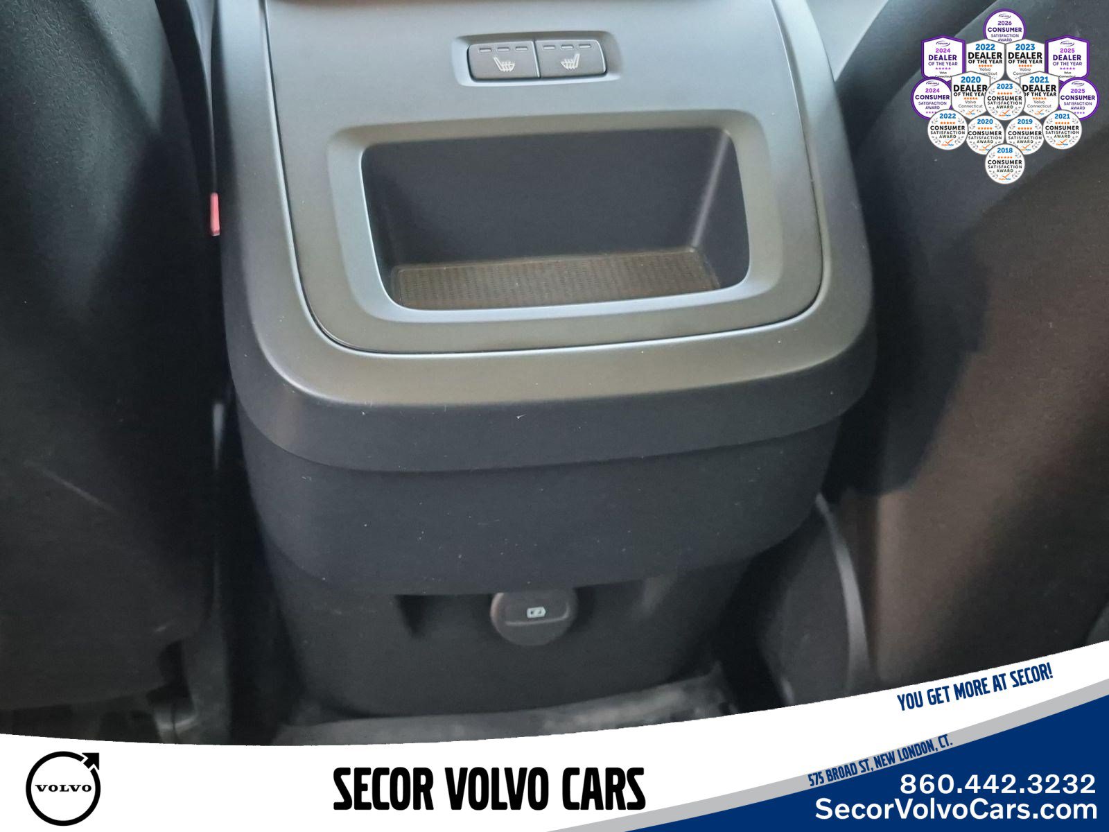 Used 2024 Volvo XC60 B5 Core w/ Protection Package Premier AWD/4WD image 18