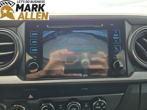 Used 2019 Toyota Tacoma TRD Off-Road AWD/4WD image 14