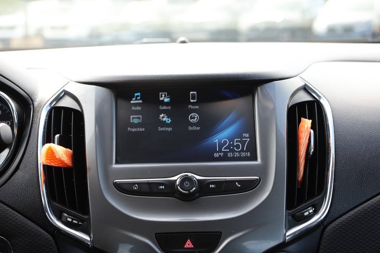 Used 2018 Chevrolet Cruze LT w/ Convenience Package FWD image 20