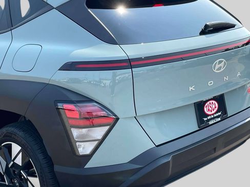 Certified 2024 Hyundai Kona SEL AWD/4WD image 11