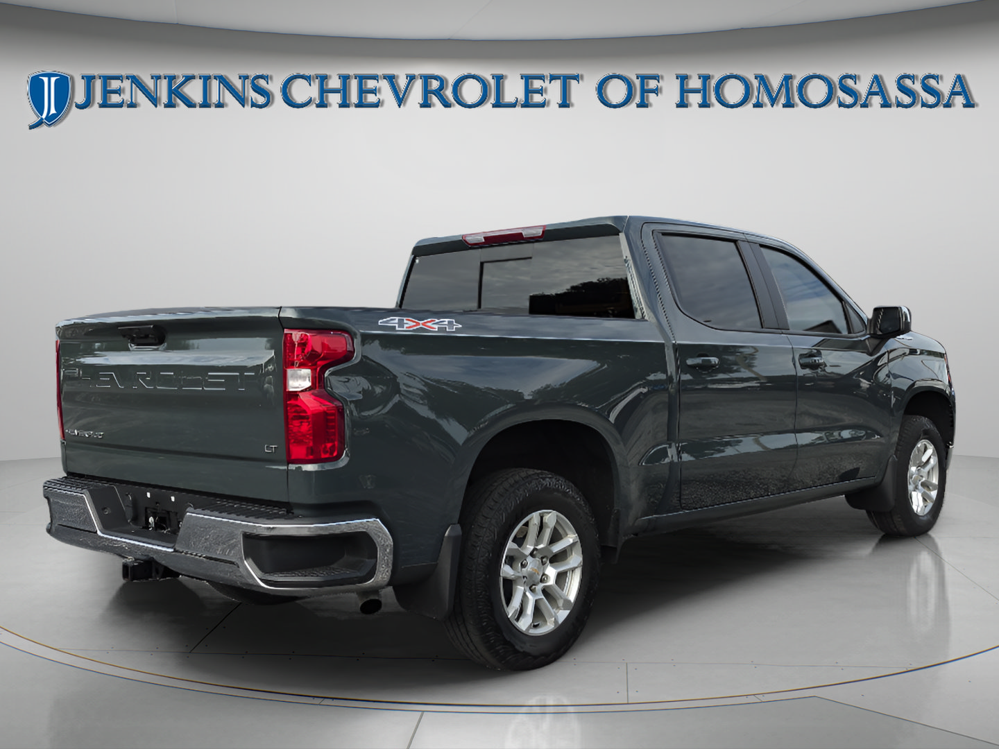 Used 2025 Chevrolet Silverado 1500 LT w/ Convenience Package II AWD/4WD image 5