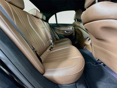 Used 2023 Mercedes-Benz E 350 Sedan image 11